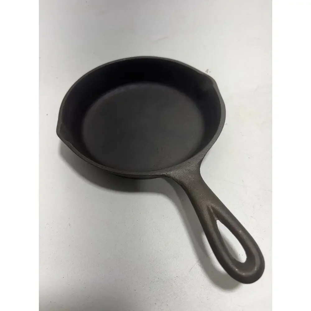 Unbranded vintage cast